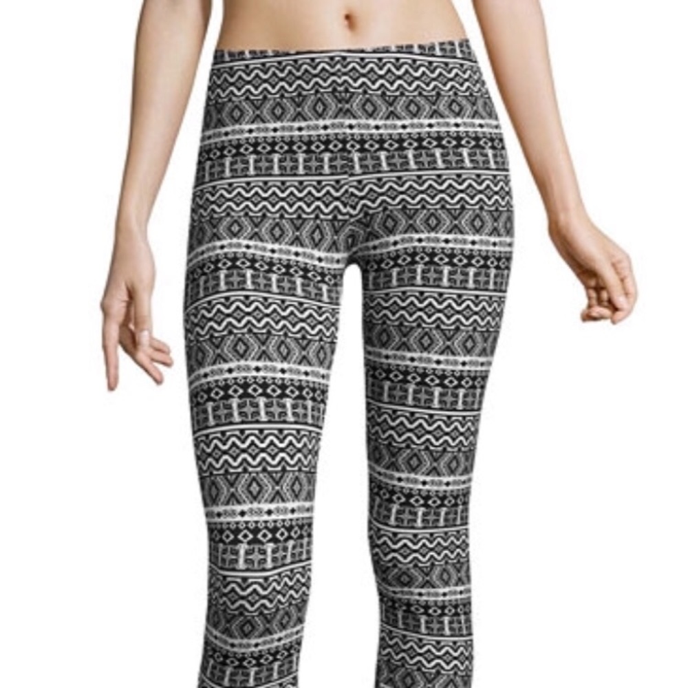 NWT Black & White Juniors Leggings